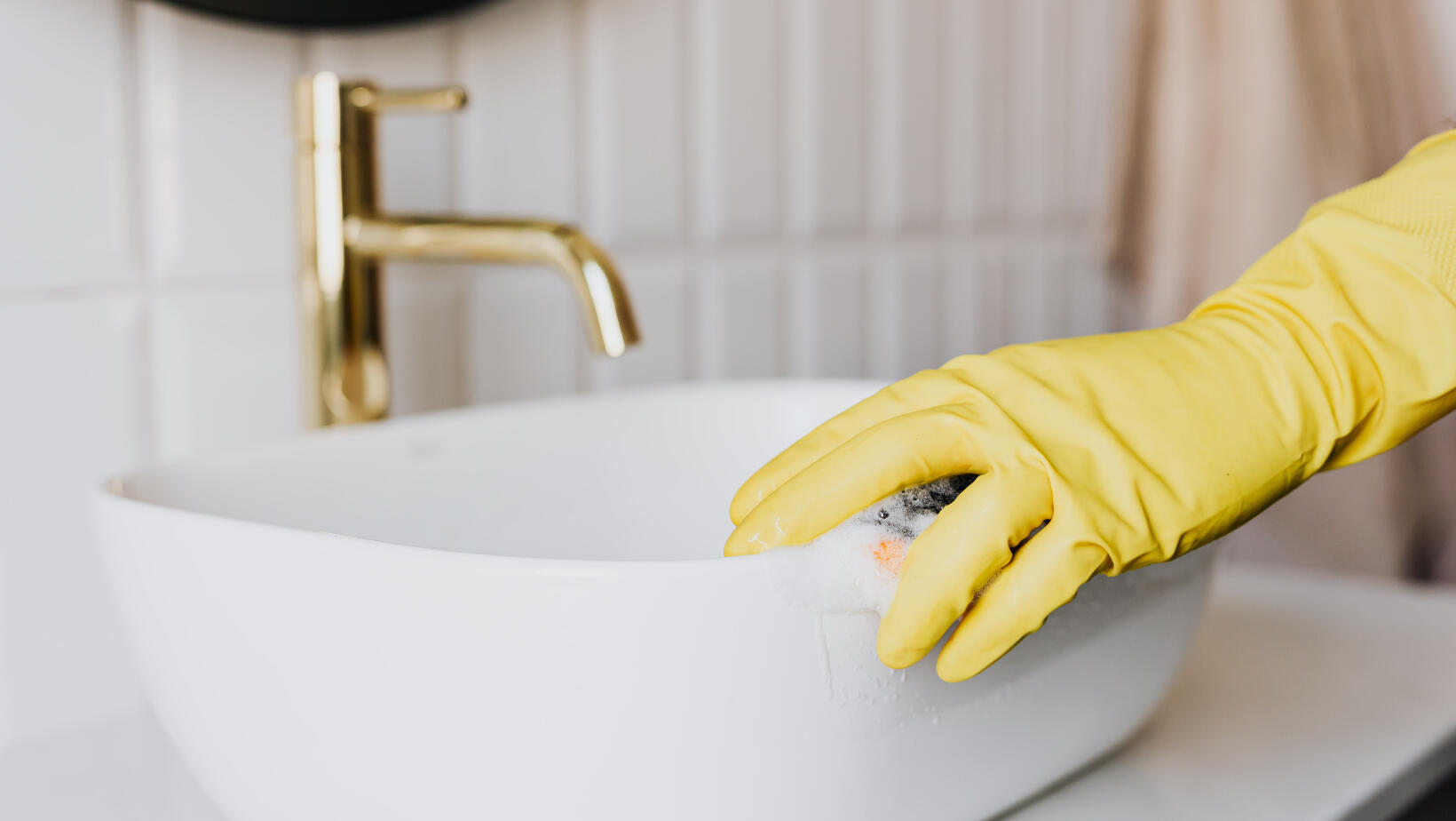 De La Coeur Cleaning | Eco-Friendly House Cleaning in Victoria, BC Professional, eco-friendly house cleaning services in Victoria, BC. Experience heartfelt care with De La Coeur Cleaning.